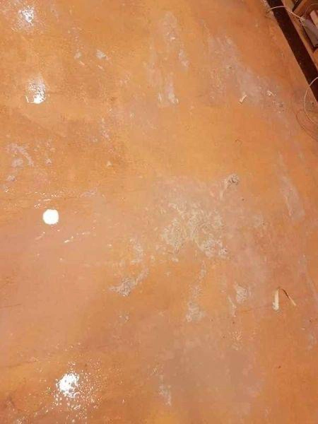 nettoyage après une inondation sur Sète
